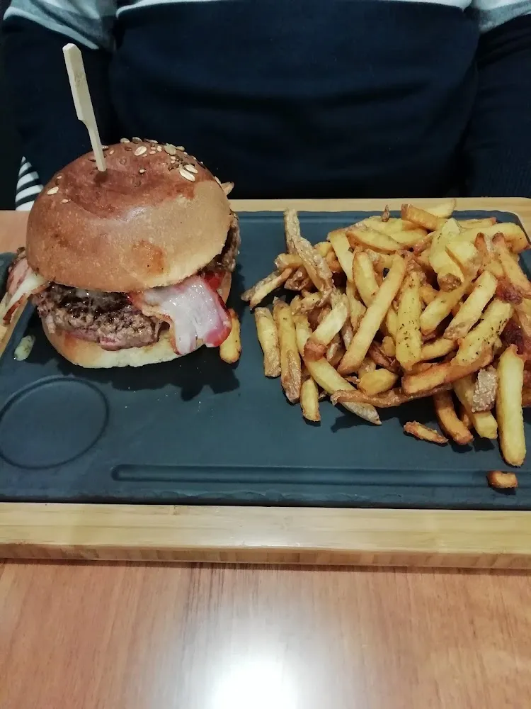 Burger Frites Fraîches Maison